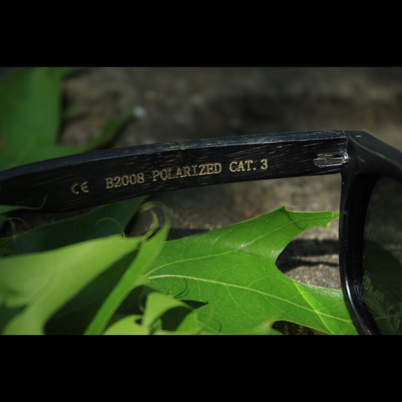 Handmade bamboo sunglasses with UV400 lenses. - Picture 4 of 6